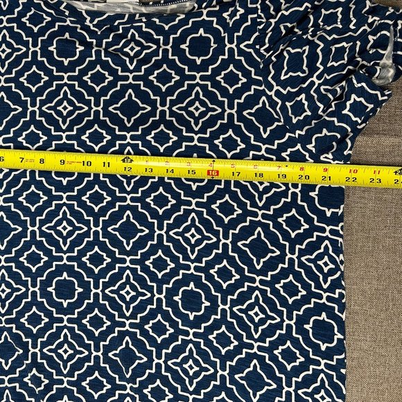 LuLaRoe Shortsleeve Shirt Top Women's XL Round Neck Blue & White Geometric - Picture 9 of 10